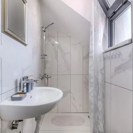 Sea View Duplex W Terrace In Goldenhorn *